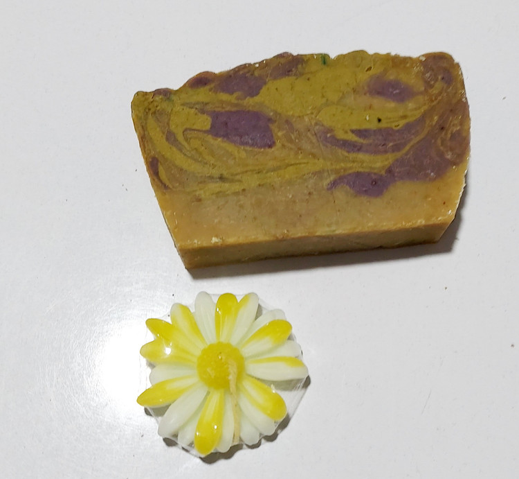 صابون رزماری،بابونه،اسپیرولینا برای موی چرب و شوره دارمناسب خانوم ها و آقایان